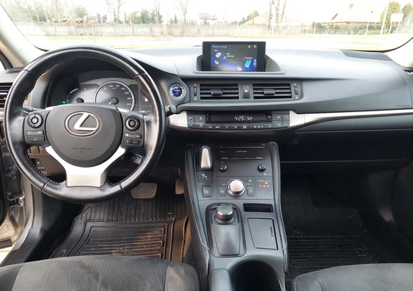 Lexus CT cena 80000 przebieg: 112000, rok produkcji 2018 z Piława Górna małe 79